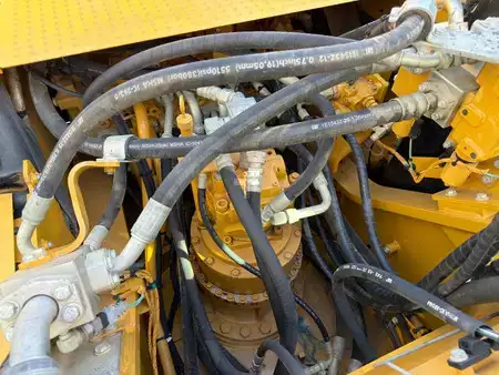 Beltegraver 2020 Caterpillar 330 07B (18)