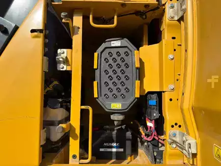 Beltegraver 2020 Caterpillar 330 07B (28)