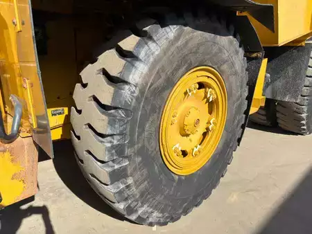 Dumper 2016 Caterpillar 772G - Excellent condition! (19)