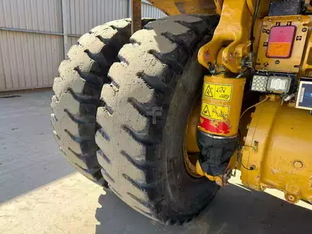 Dumper 2016 Caterpillar 772G - Excellent condition! (21)