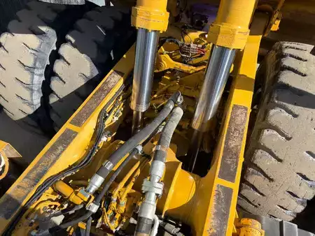 Dumper 2016 Caterpillar 772G - Excellent condition! (28)