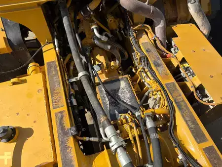 Dumper 2016 Caterpillar 772G - Excellent condition! (29)