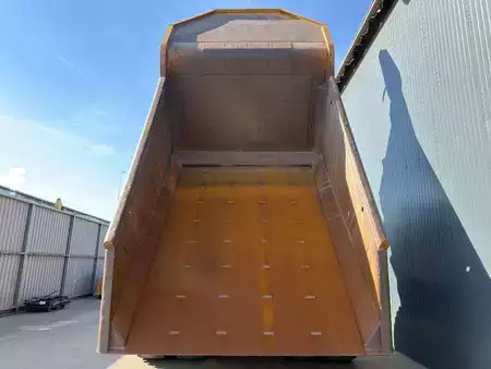 Dumper 2016 Caterpillar 772G - Excellent condition! (33)