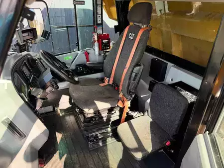 Dumper 2016 Caterpillar 772G - Excellent condition! (35)