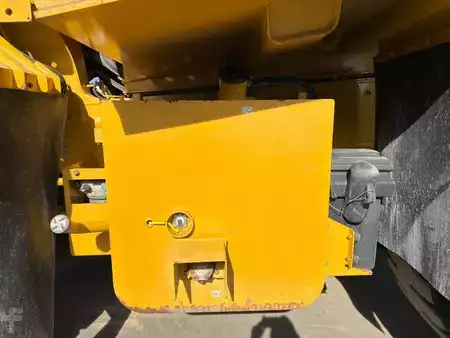 Dumper 2016 Caterpillar 772G - Excellent condition! (6)