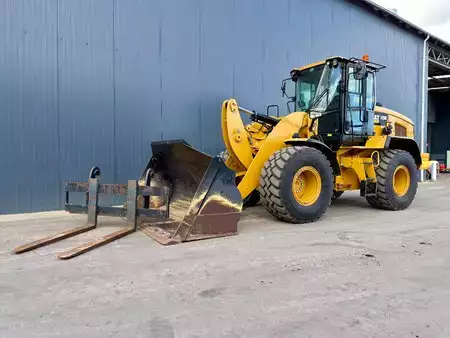 Chargeuse sur pneus 2018 Caterpillar 926M - 990 HOURS - FORKS - 3rd VALVE (1)