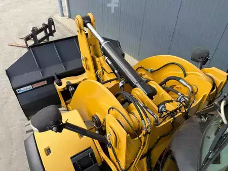 Chargeuse sur pneus 2018 Caterpillar 926M - 990 HOURS - FORKS - 3rd VALVE (14)