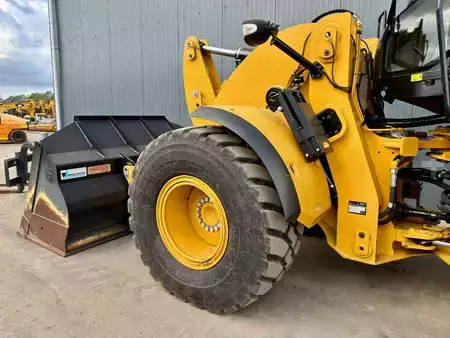 Chargeuse sur pneus 2018 Caterpillar 926M - 990 HOURS - FORKS - 3rd VALVE (18)