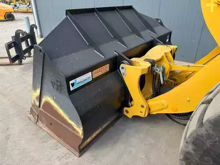 Chargeuse sur pneus 2018 Caterpillar 926M - 990 HOURS - FORKS - 3rd VALVE (21)