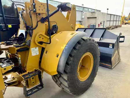 Chargeuse sur pneus 2018 Caterpillar 926M - 990 HOURS - FORKS - 3rd VALVE (29)
