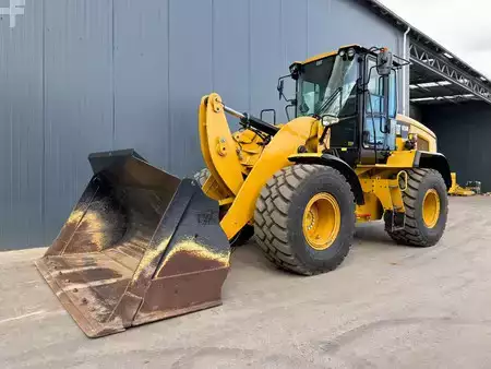 Chargeuse sur pneus 2018 Caterpillar 926M - 990 HOURS - FORKS - 3rd VALVE (9)