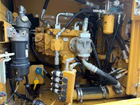Korečková rýpadla 2013 Caterpillar 320E L (26)