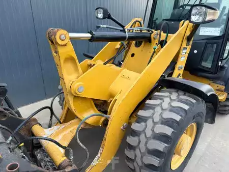 Chargeuse sur pneus 2016 Caterpillar 906M (10)