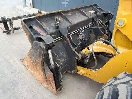 Chargeuse sur pneus 2016 Caterpillar 906M (11)