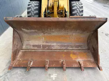 Chargeuse sur pneus 2016 Caterpillar 906M (12)