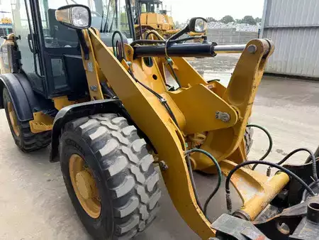 Chargeuse sur pneus 2016 Caterpillar 906M (16)