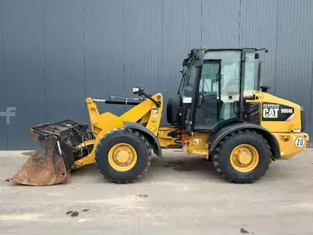 Chargeuse sur pneus 2016 Caterpillar 906M (3)