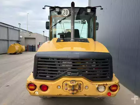 Chargeuse sur pneus 2016 Caterpillar 906M (5)