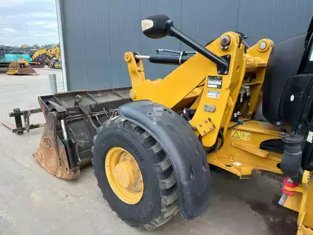 Chargeuse sur pneus 2016 Caterpillar 906M (7)