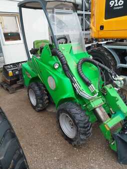 Mini-carregadeira 2011 Avant 420 (3)