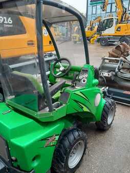 Mini-carregadeira 2011 Avant 420 (5)