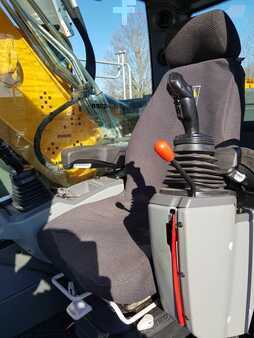 Rupsgraafmachines 2023 Liebherr R922 (12)