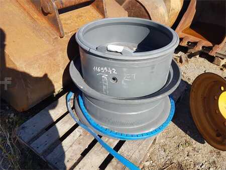 Liitteet 0 Liebherr Felge passend für L550 - 556 (1)
