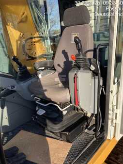 Rupsgraafmachines 2023 Liebherr R922 (15)