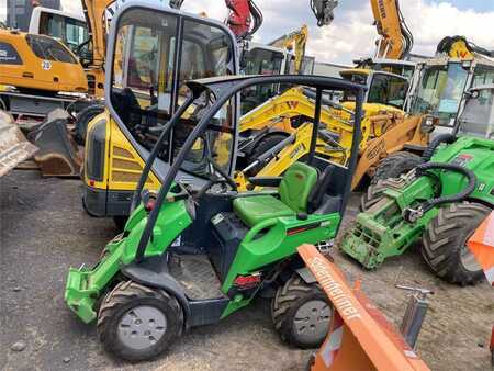 Mini-carregadeira 2020 Avant 225 (3)