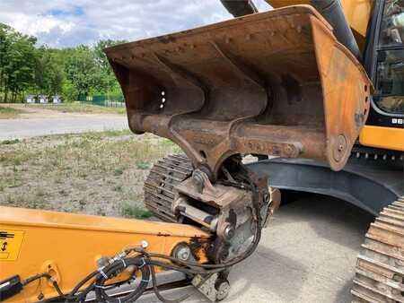 Koparki gąsienicowe 2023 Liebherr R926 MultiUser (15)