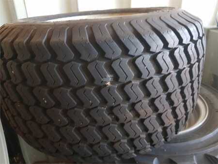 Andet 0 Avant Reifen mit Felge (1)