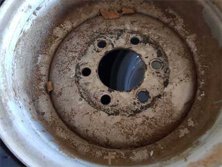 Andet 0 Avant Reifen mit Felge (3)