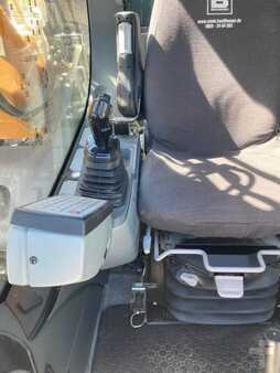 Koparki gąsienicowe 2022 Liebherr R926 (9)