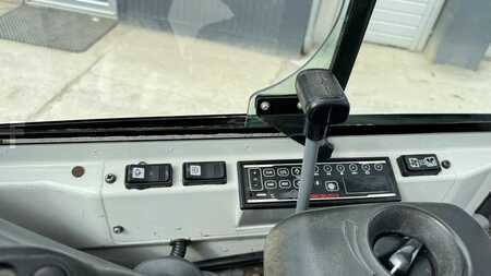 Mini pelle 2018 Takeuchi TB225 - 2018 YEAR - 2120 HOURS - POWERTILT (10)