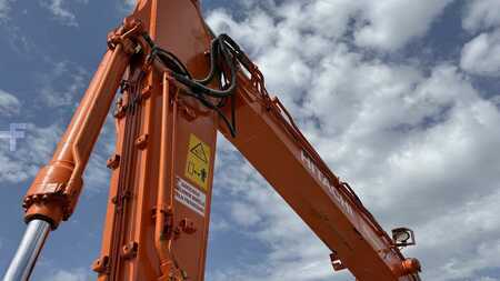 Kettenbagger 2009 Hitachi ZX225USLC-3 (2)