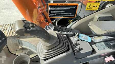 Kettenbagger 2009 Hitachi ZX225USLC-3 (9)