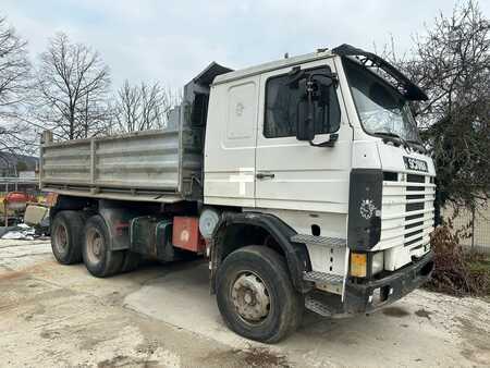 Náklaďák 1990 Scania 113 360 (1)