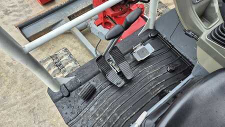 Minigraver 2019 Takeuchi TB240 (12)