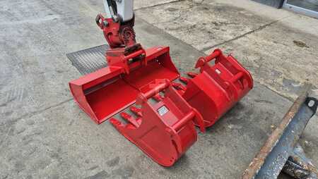 Minigraver 2019 Takeuchi TB240 (3)
