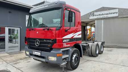 Caminhão 2002 Mercedes-Benz ACTROS 2631 (1)