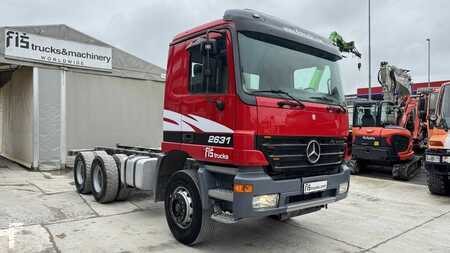 Caminhão 2002 Mercedes-Benz ACTROS 2631 (2)