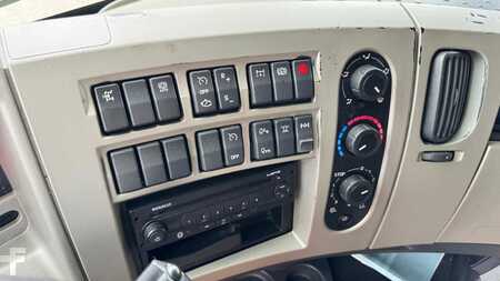 Camion 2010 Renault PREMIUM 460 (9)