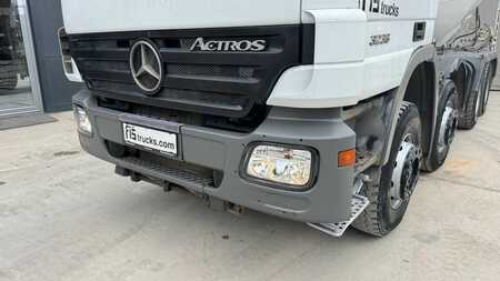 Camion malaxeur  2005 Mercedes-Benz ACTROS 3236 (2)