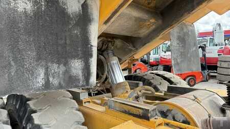 Wywrotki sztywnoramowe 1986 Volvo BM 425C (4)