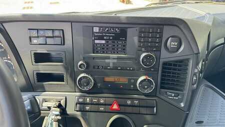 Náklaďák 2015 Mercedes-Benz AROCS 1945 HAD (9)