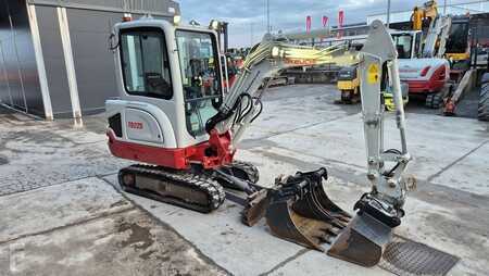 Mini-koparki 2020 Takeuchi TB225 (2)