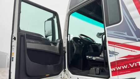 Náklaďák 2015 MAN TGX 18.560 (7)