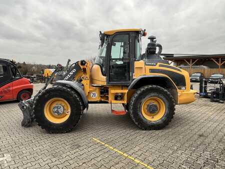 Kolové nakladače 2022 Volvo L45H (8)