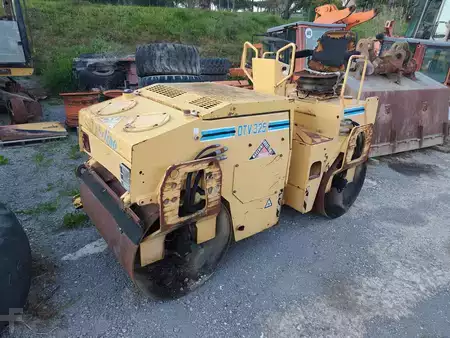 Tandemjyrät  2000 Bitelli DTV325 (1)