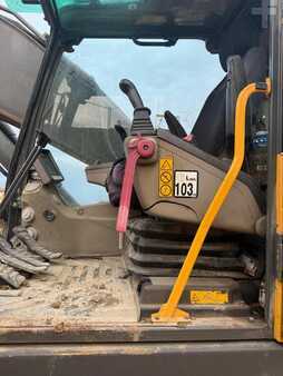 Lánctalpas kotrógép 2008 Volvo EC235CNL (3)